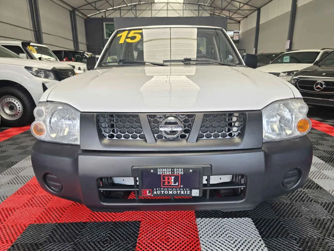 🚘 NISSAN NP300 PLATAFORMA LARGA 2015 🚘