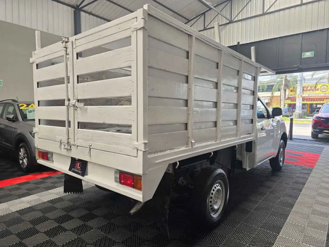 Nissan Estacas NP300 2020 2p L4/2.4 Man VDC.