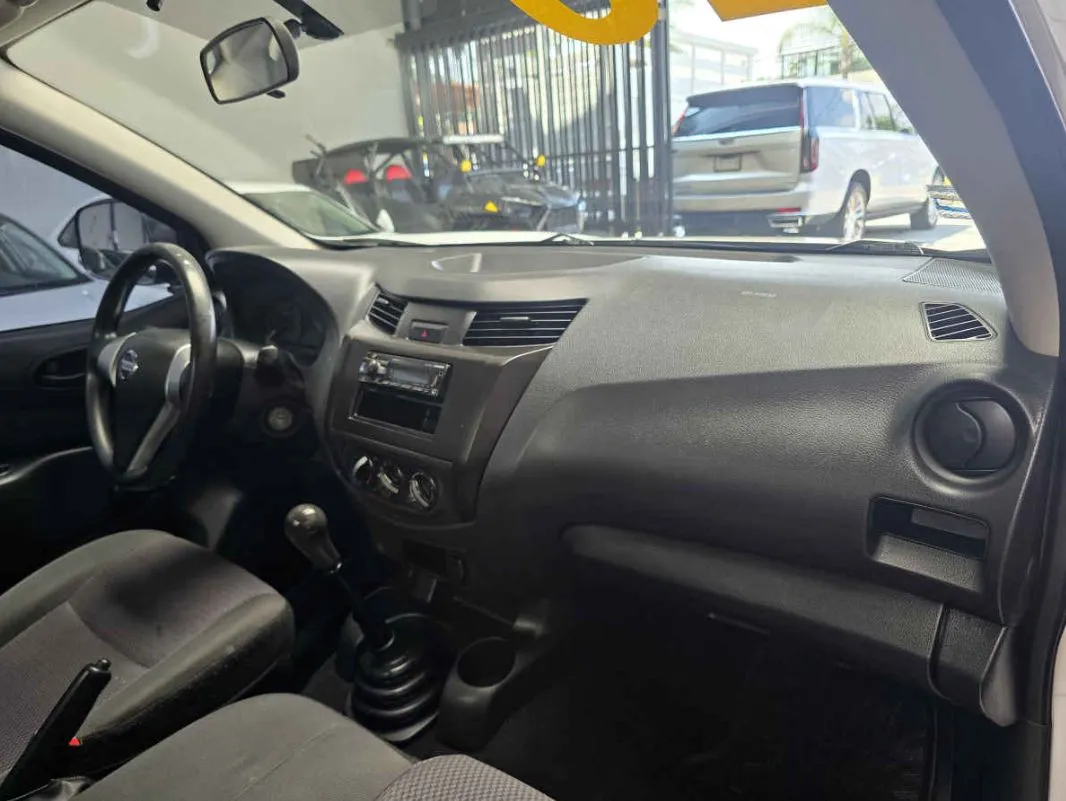 Nissan Estacas NP300 2020 2p L4/2.4 Man VDC.