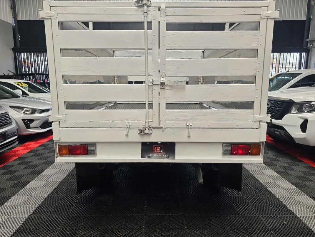 Nissan Estacas NP300 2020 2p L4/2.4 Man VDC.