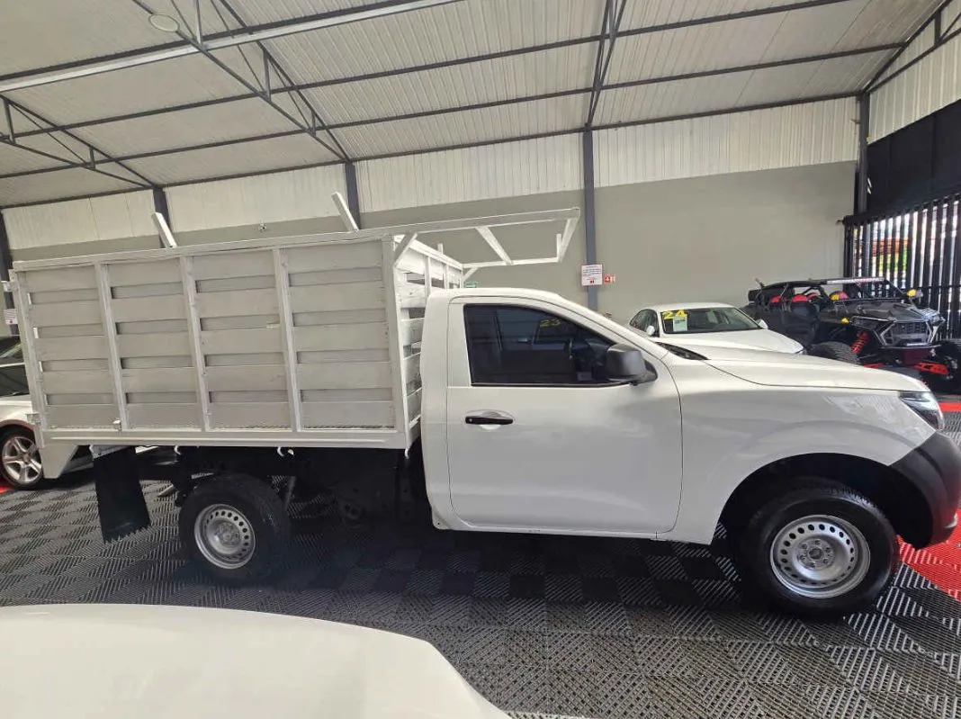 Nissan Estacas NP300 2020 2p L4/2.4 Man VDC.