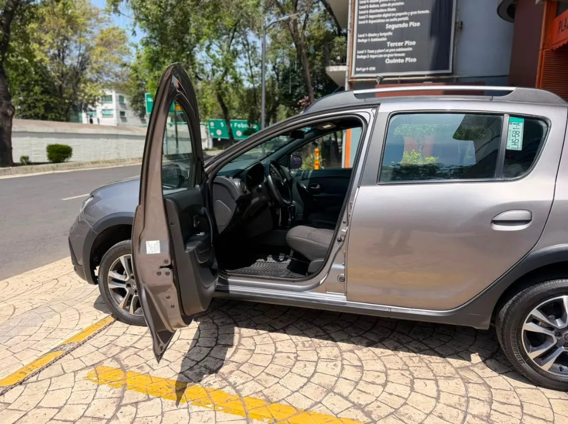 RENAULT STEPWAY INTENSE 2023 AUTOMÁTICA