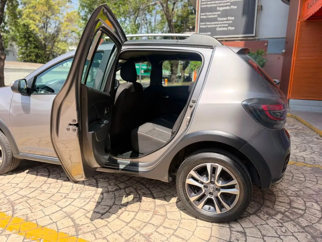 RENAULT STEPWAY INTENSE 2023 AUTOMÁTICA