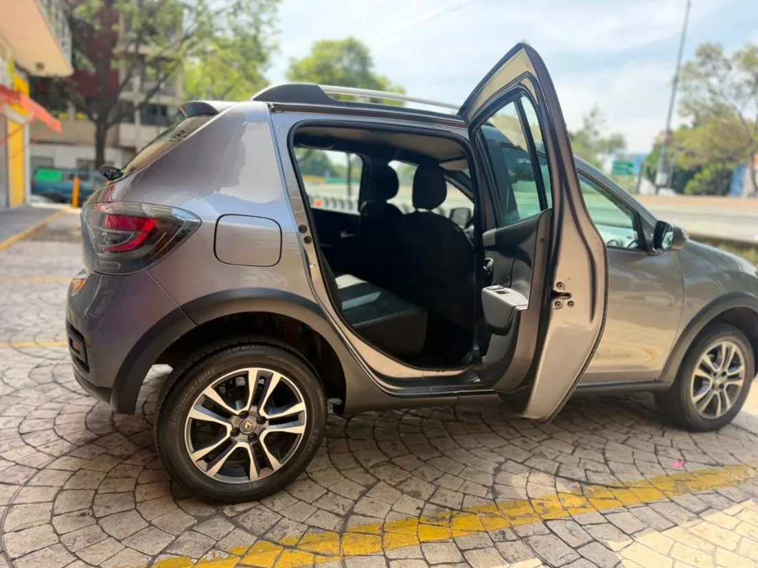 RENAULT STEPWAY INTENSE 2023 AUTOMÁTICA
