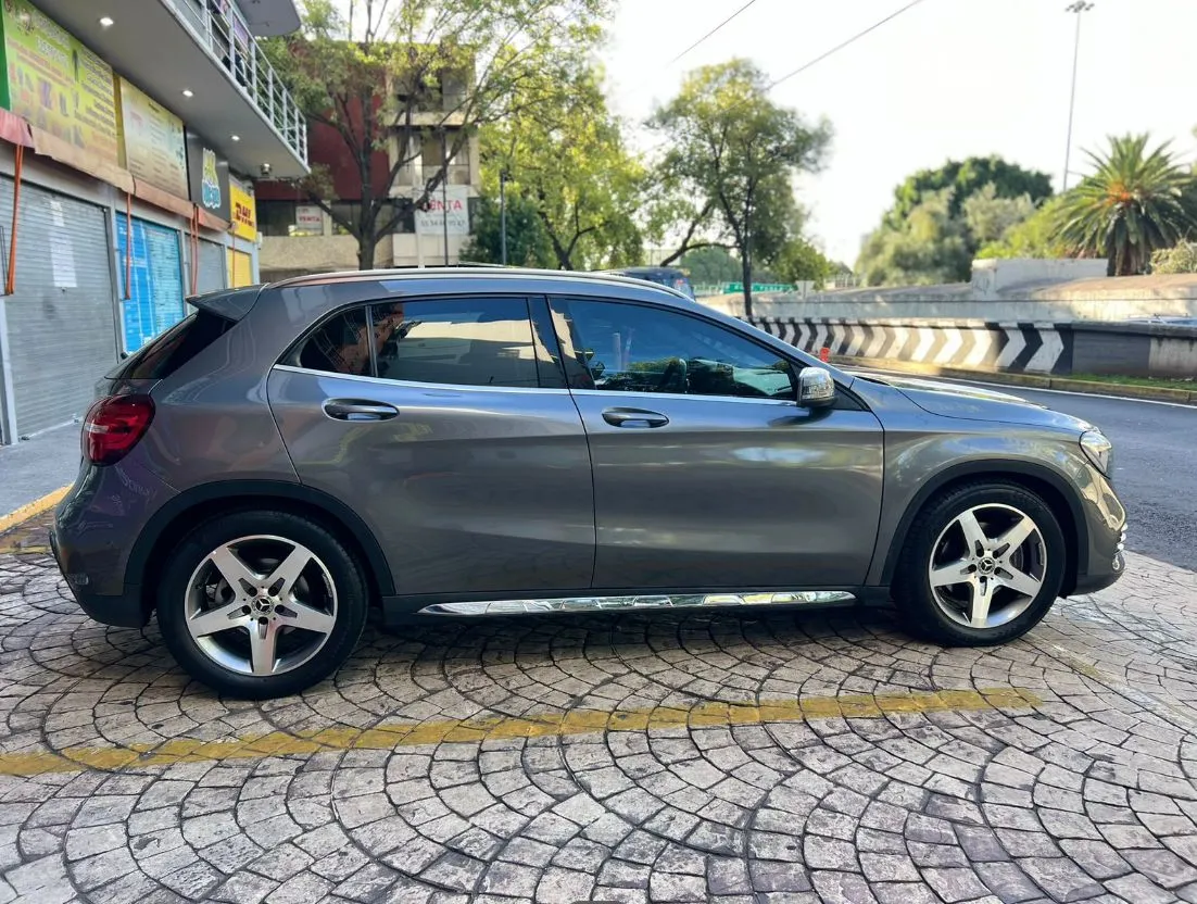 MERCEDES BENZ GLA 250 SPORT 2019 EQUIPO AMG