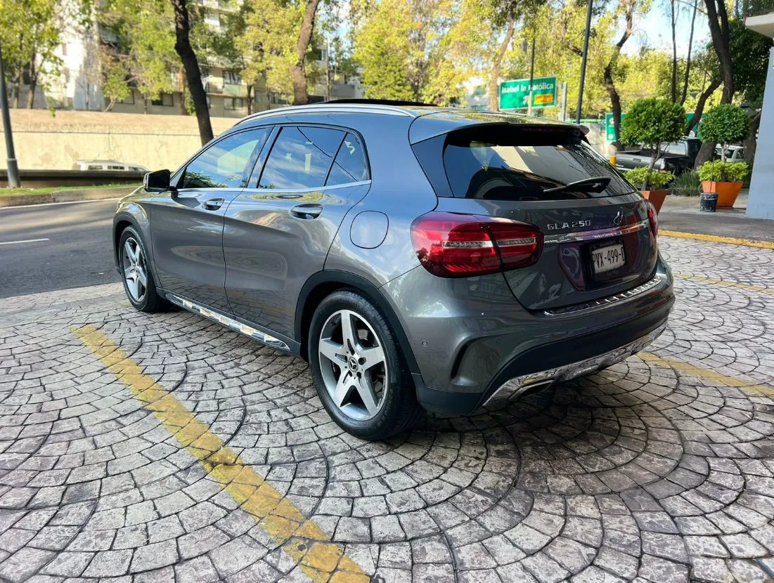 MERCEDES BENZ GLA 250 SPORT 2019 EQUIPO AMG