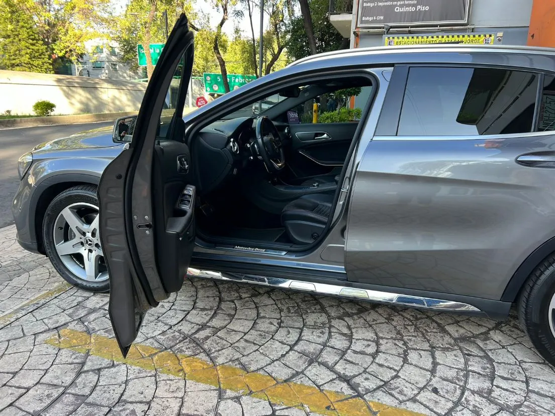 MERCEDES BENZ GLA 250 SPORT 2019 EQUIPO AMG
