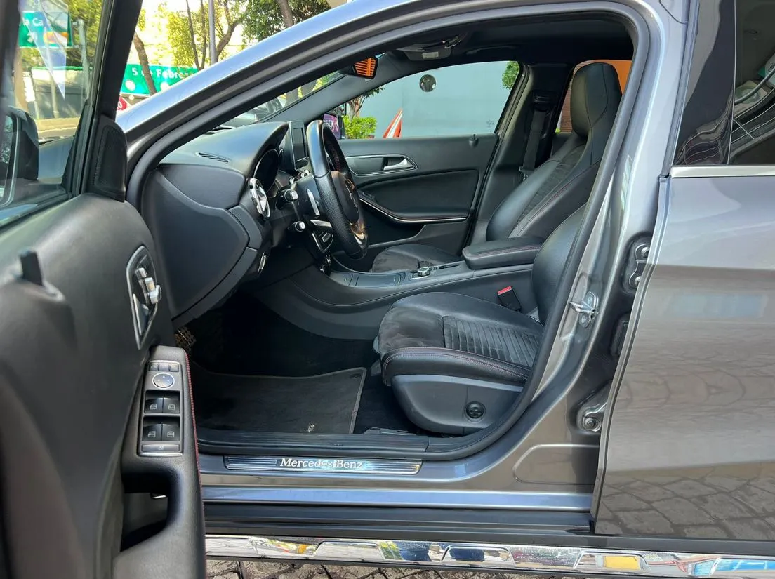 MERCEDES BENZ GLA 250 SPORT 2019 EQUIPO AMG