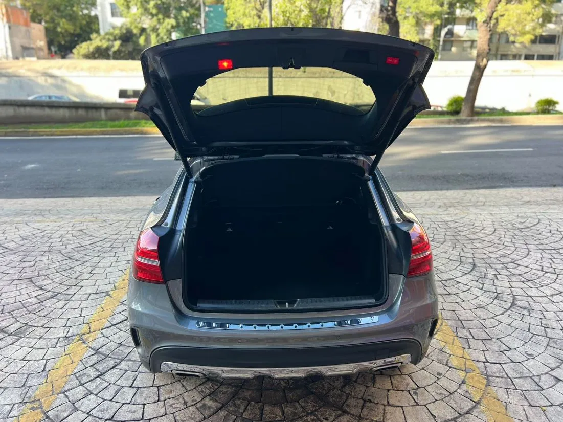 MERCEDES BENZ GLA 250 SPORT 2019 EQUIPO AMG