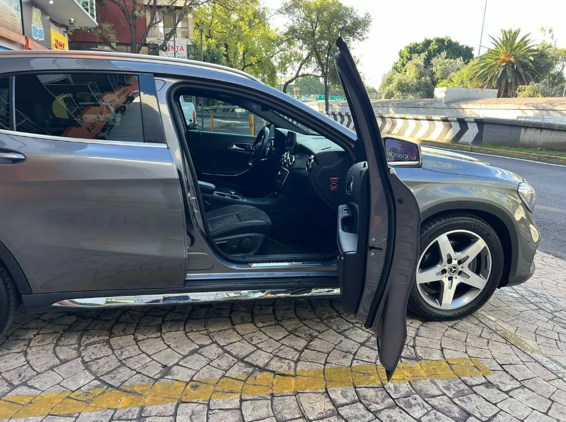 MERCEDES BENZ GLA 250 SPORT 2019 EQUIPO AMG