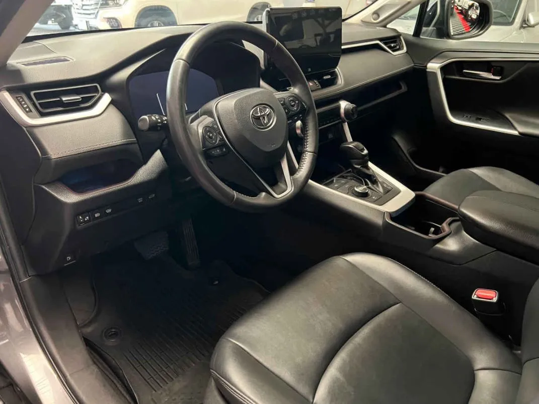 Toyota RAV4 2023 5p Limited HEV