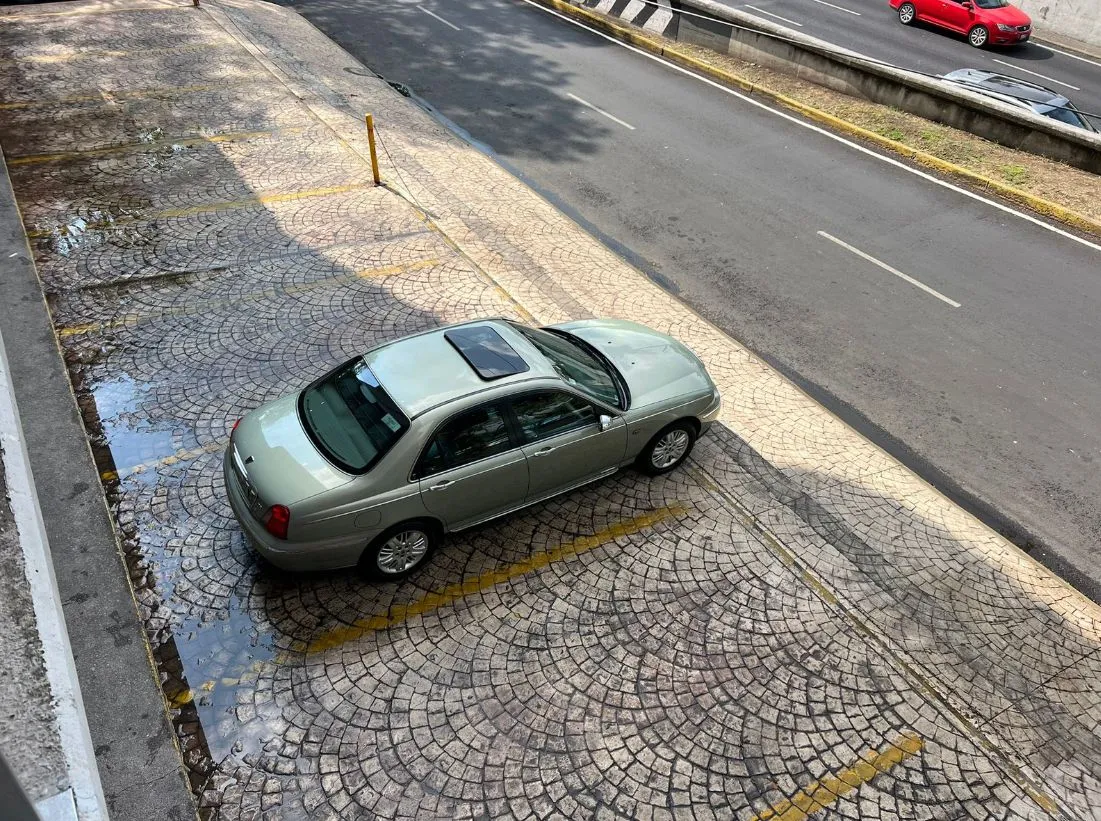 ROVER R 75 CONNOISSEU 2000