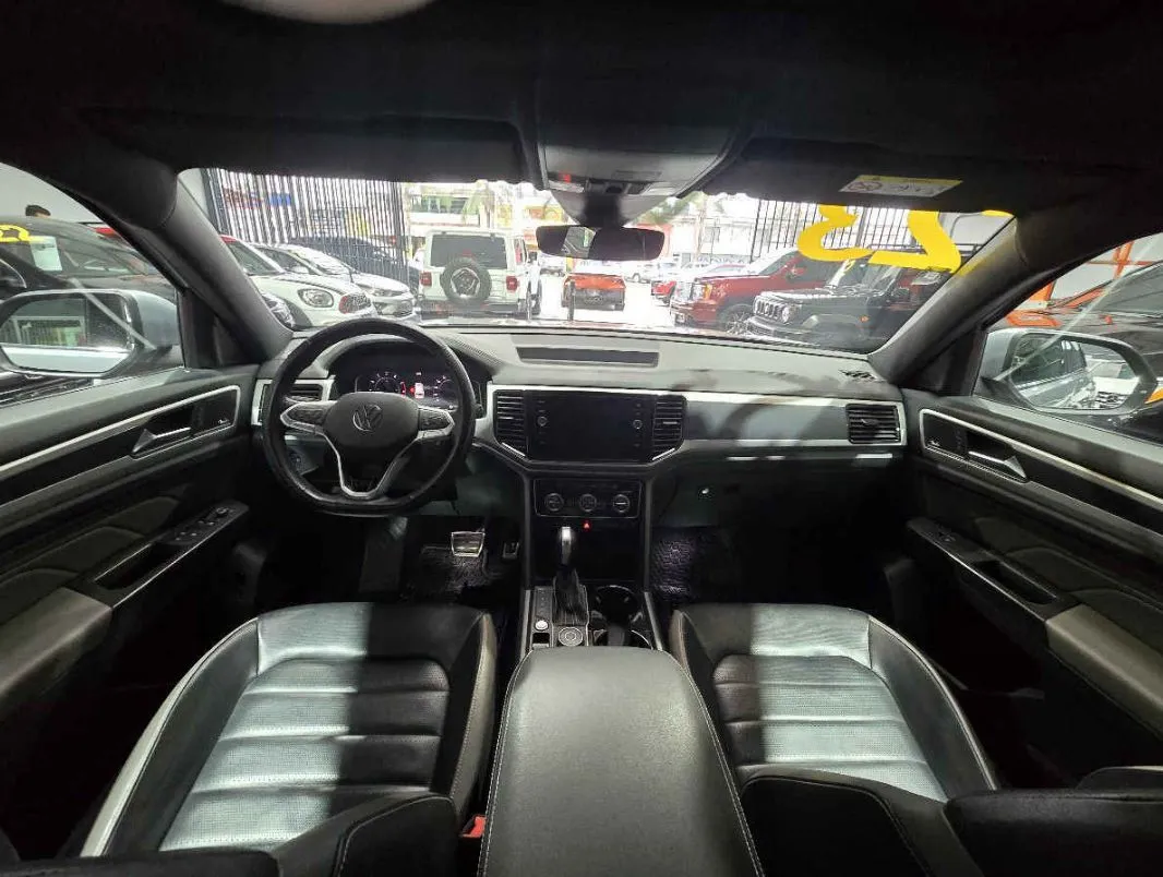 Volkswagen Cross Sport 2023 5p R-Line V6/3.6 Aut.