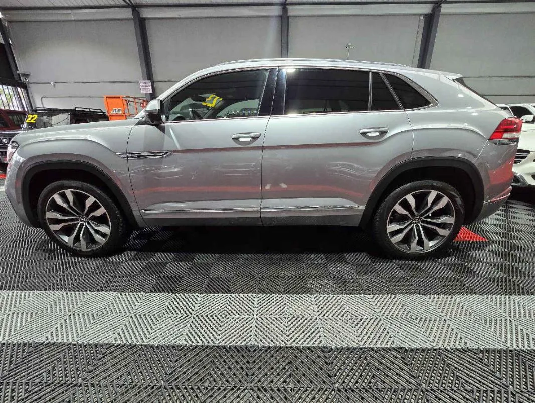 Volkswagen Cross Sport 2023 5p R-Line V6/3.6 Aut.