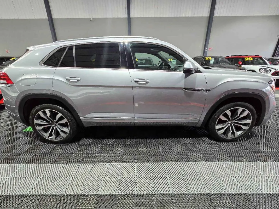 Volkswagen Cross Sport 2023 5p R-Line V6/3.6 Aut.