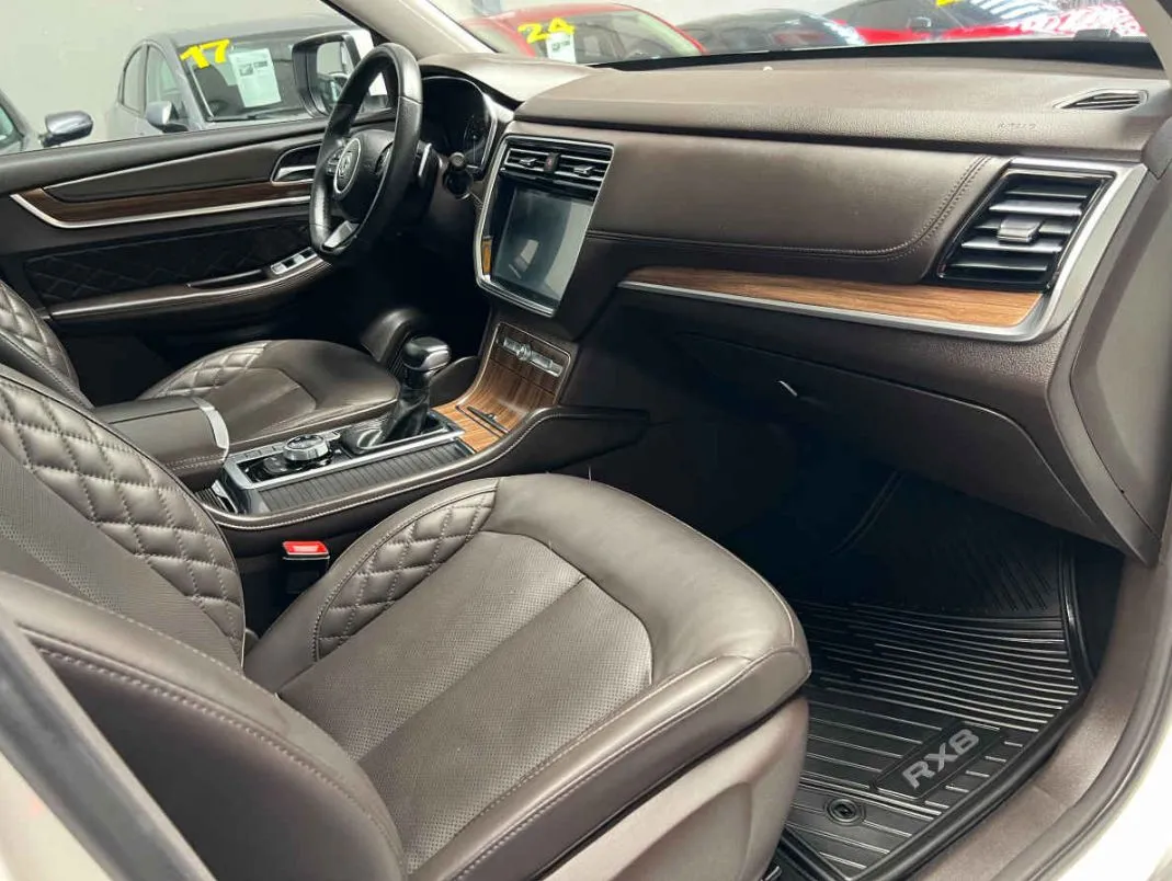 MG RX8 2024 5p Elegance L4/2.0/T Aut.
