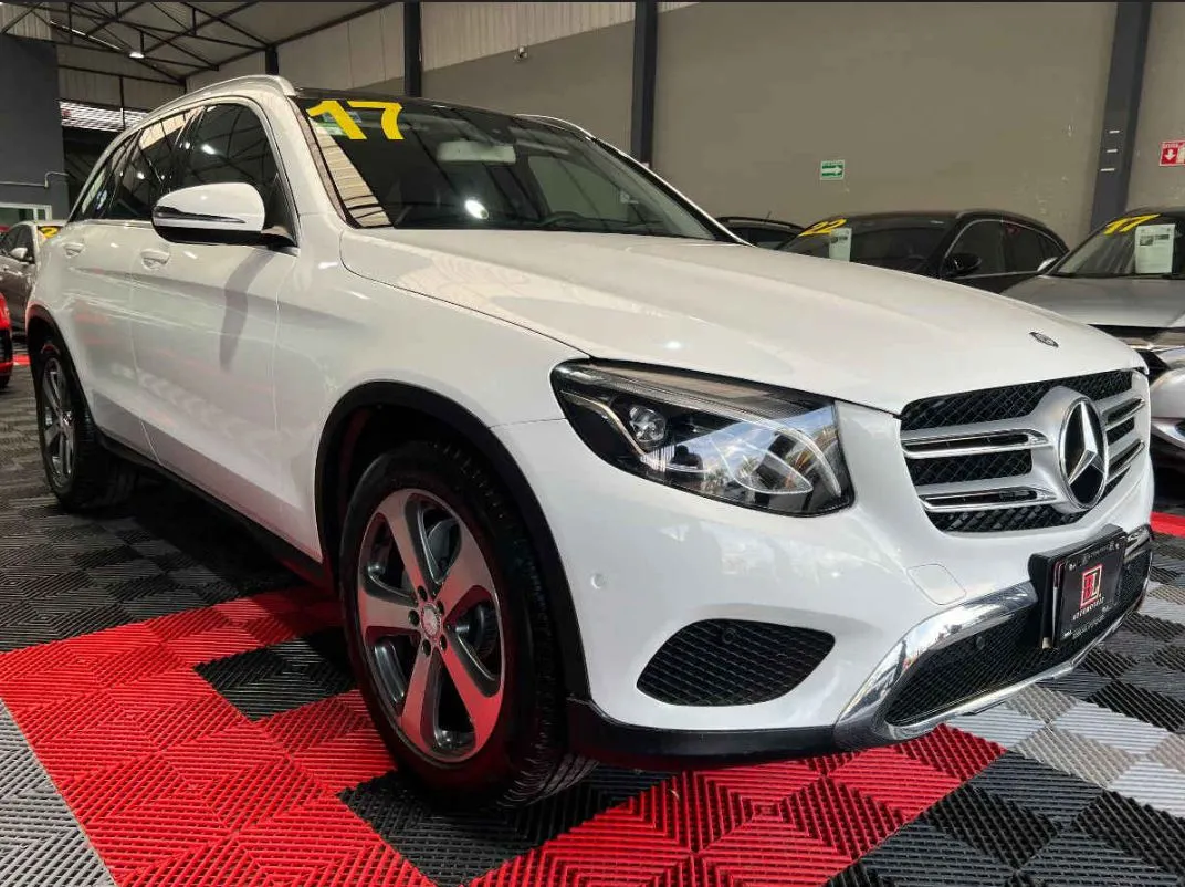 Mercedes-Benz Clase GLC 2017 GLC 300 Off Road L4/2.0/T Aut.