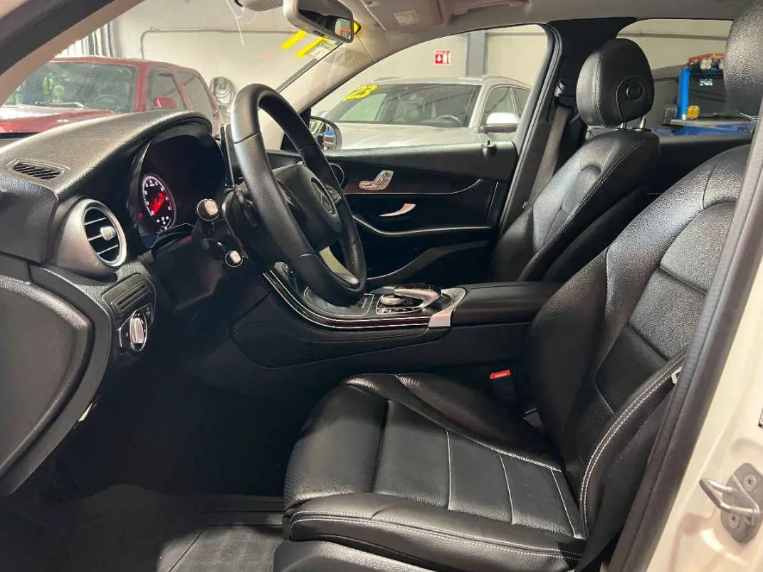 Mercedes-Benz Clase GLC 2017 GLC 300 Off Road L4/2.0/T Aut.