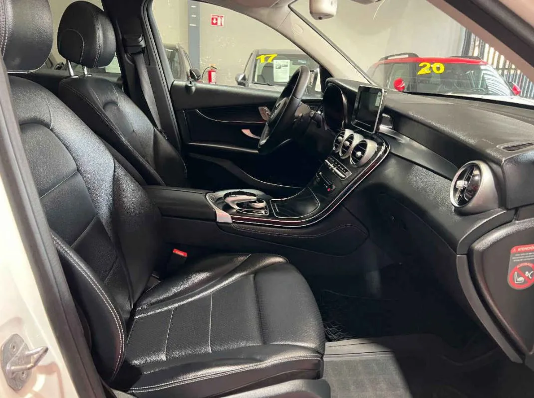 Mercedes-Benz Clase GLC 2017 GLC 300 Off Road L4/2.0/T Aut.