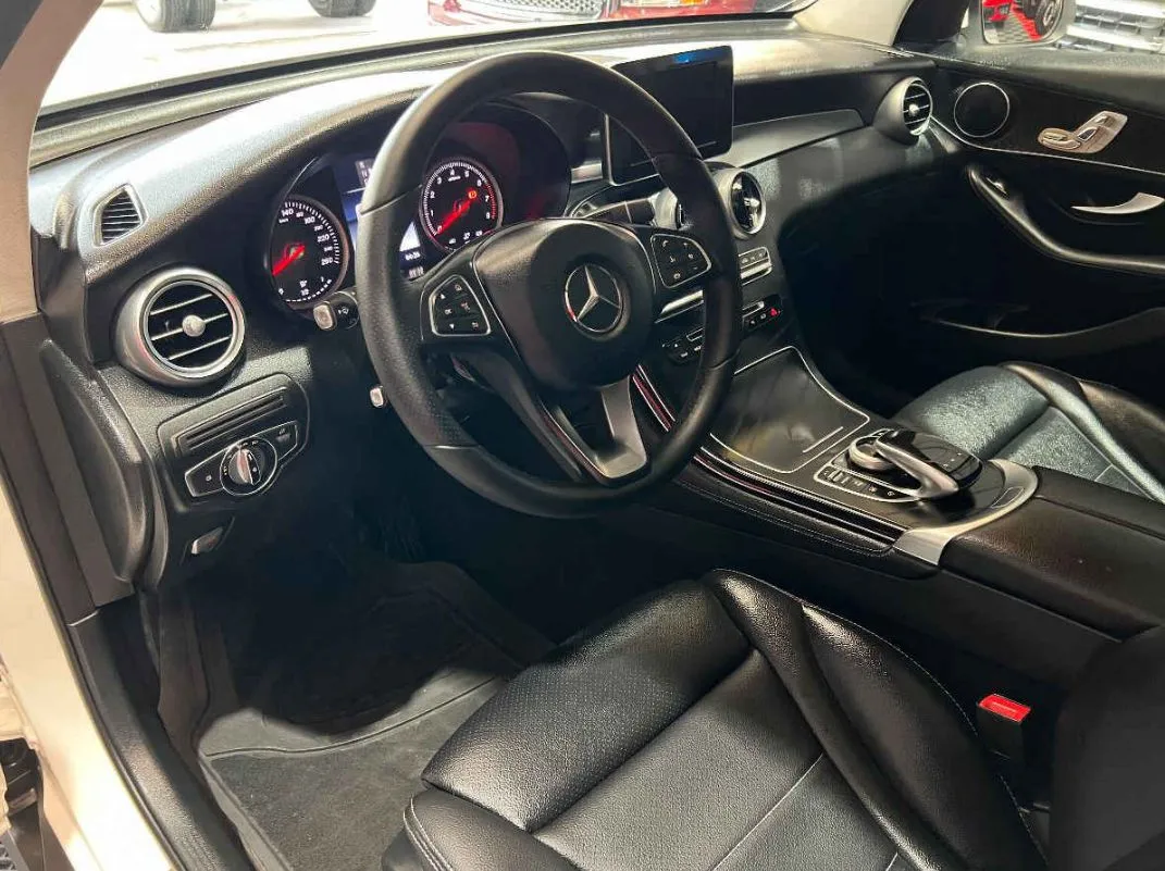 Mercedes-Benz Clase GLC 2017 GLC 300 Off Road L4/2.0/T Aut.