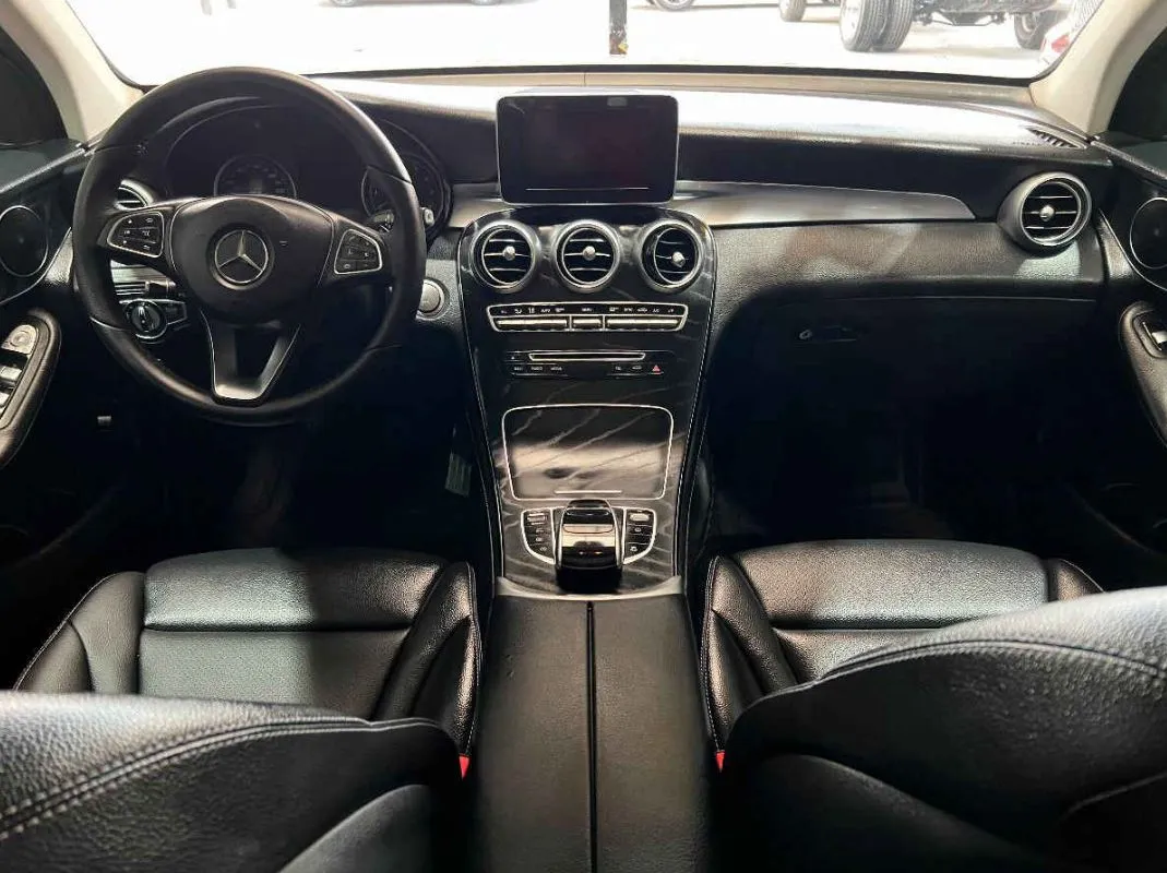 Mercedes-Benz Clase GLC 2017 GLC 300 Off Road L4/2.0/T Aut.