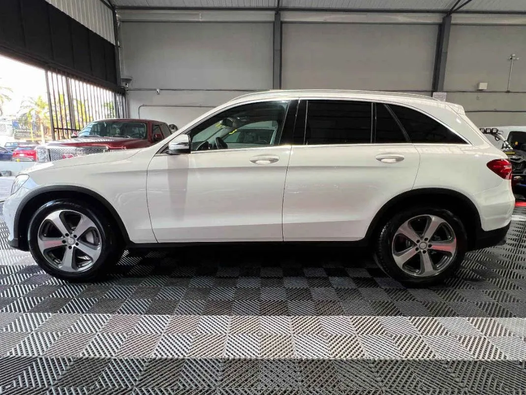 Mercedes-Benz Clase GLC 2017 GLC 300 Off Road L4/2.0/T Aut.