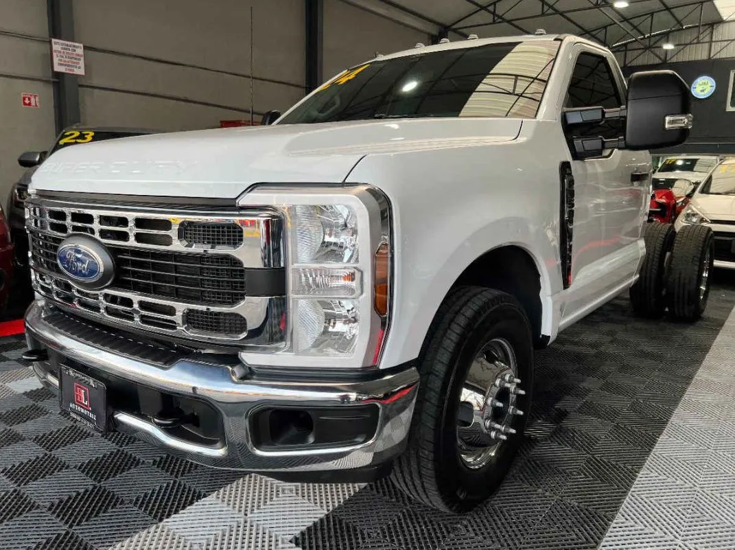 Ford F 350 2024 2p Chasis XL V8/7.3 Aut.
