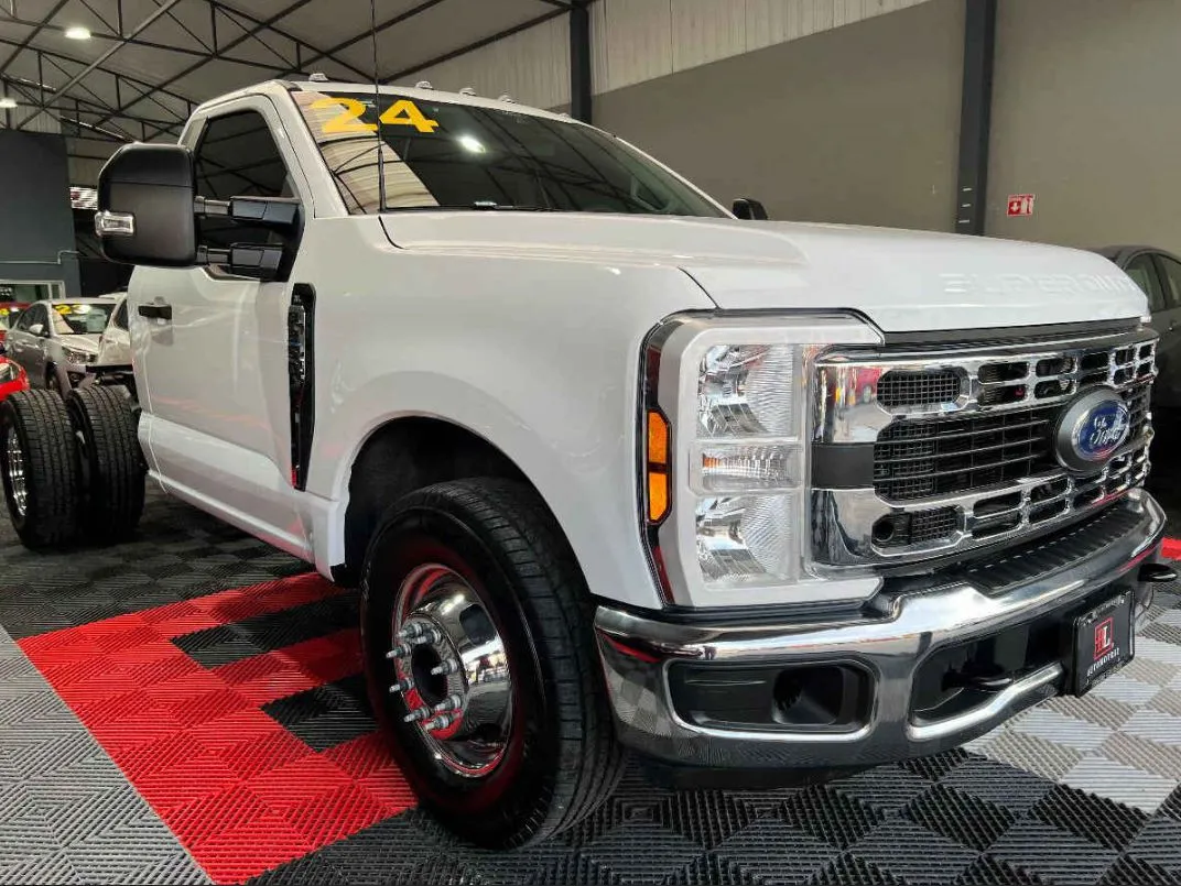 Ford F 350 2024 2p Chasis XL V8/7.3 Aut.
