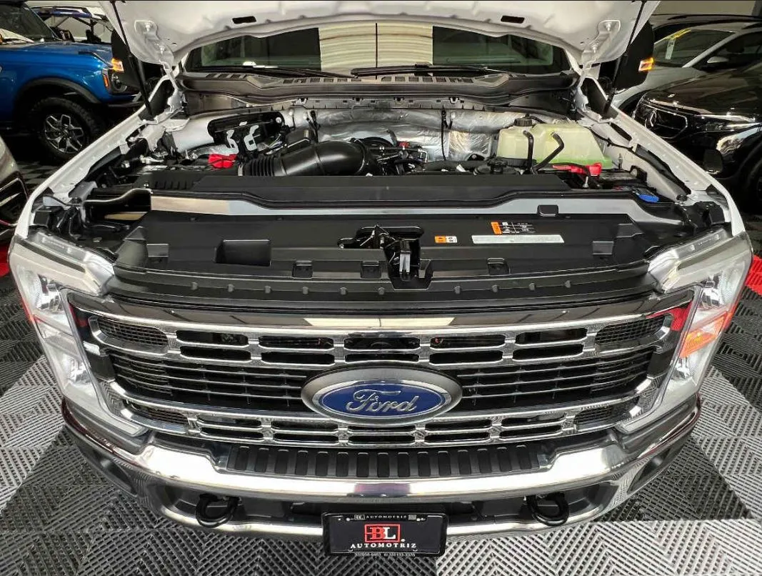 Ford F 350 2024 2p Chasis XL V8/7.3 Aut.