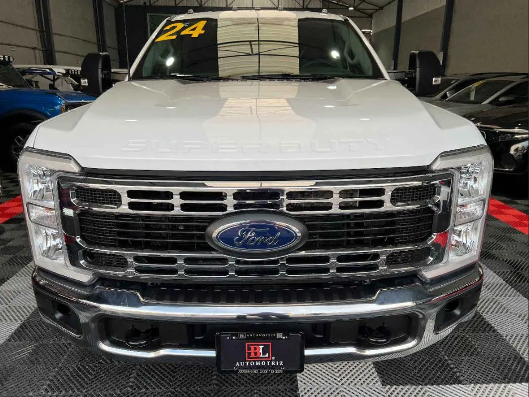 Ford F 350 2024 2p Chasis XL V8/7.3 Aut.