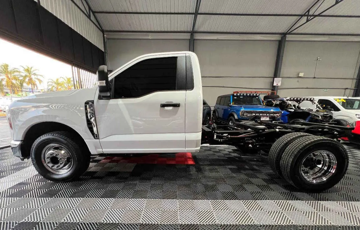 Ford F 350 2024 2p Chasis XL V8/7.3 Aut.