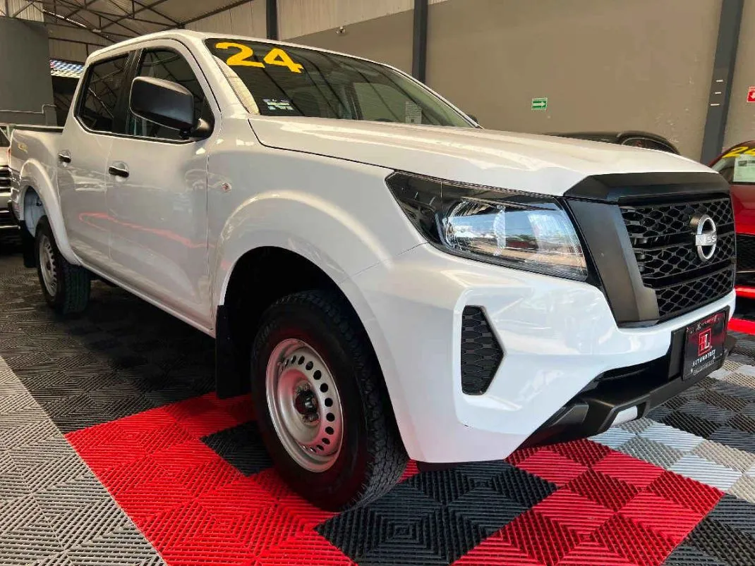 Nissan Frontier 2024 4p SE L4/2.5 Man.