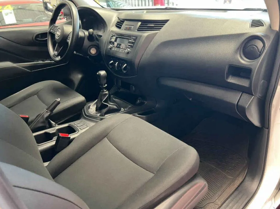 Nissan Frontier 2024 4p SE L4/2.5 Man.