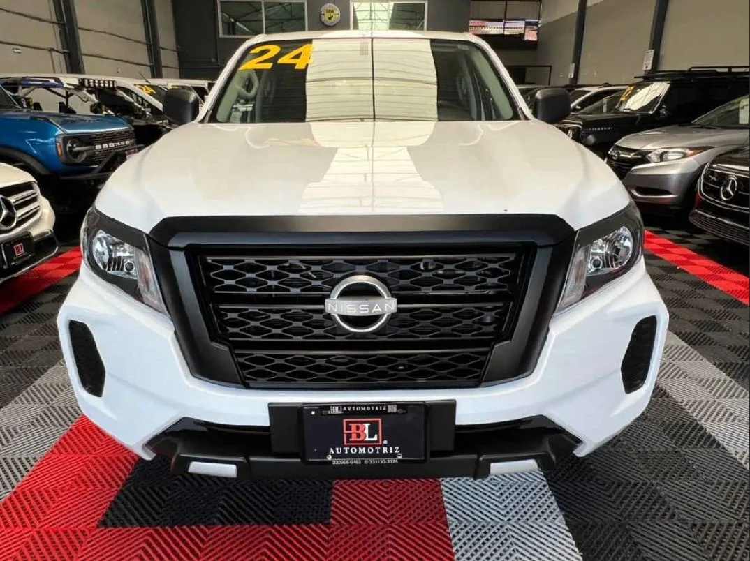 Nissan Frontier 2024 4p SE L4/2.5 Man.