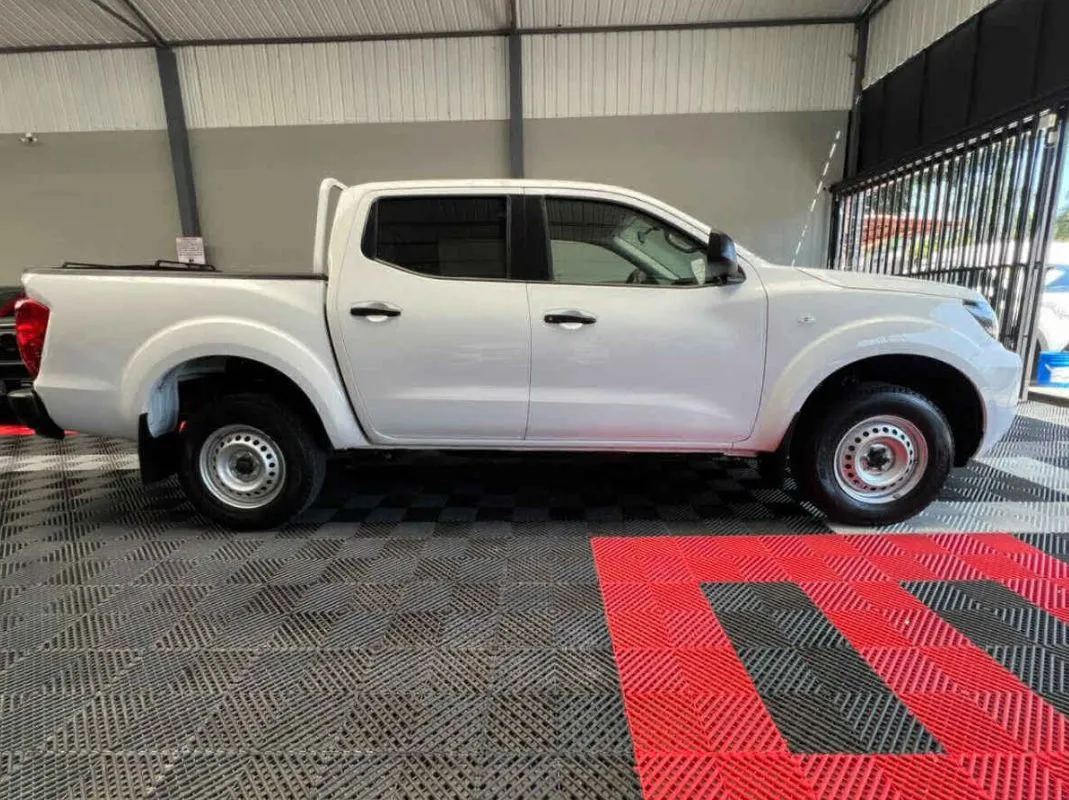 Nissan Frontier 2024 4p SE L4/2.5 Man.