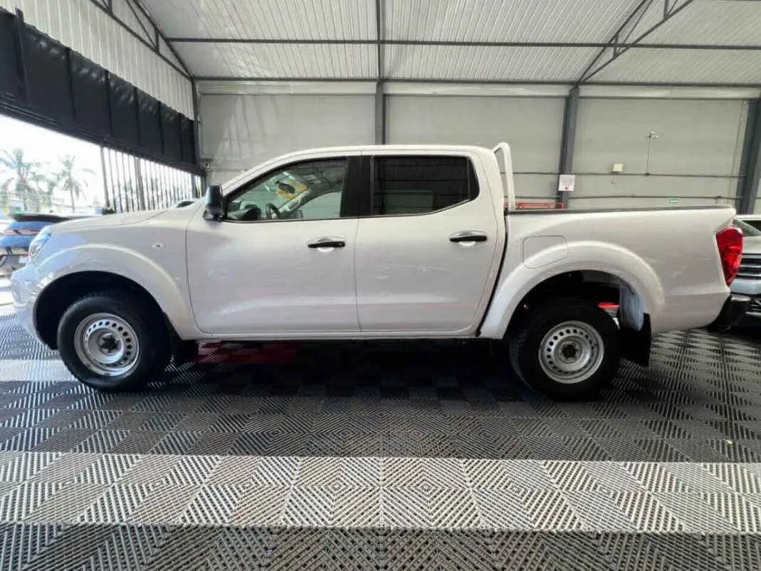 Nissan Frontier 2024 4p SE L4/2.5 Man.