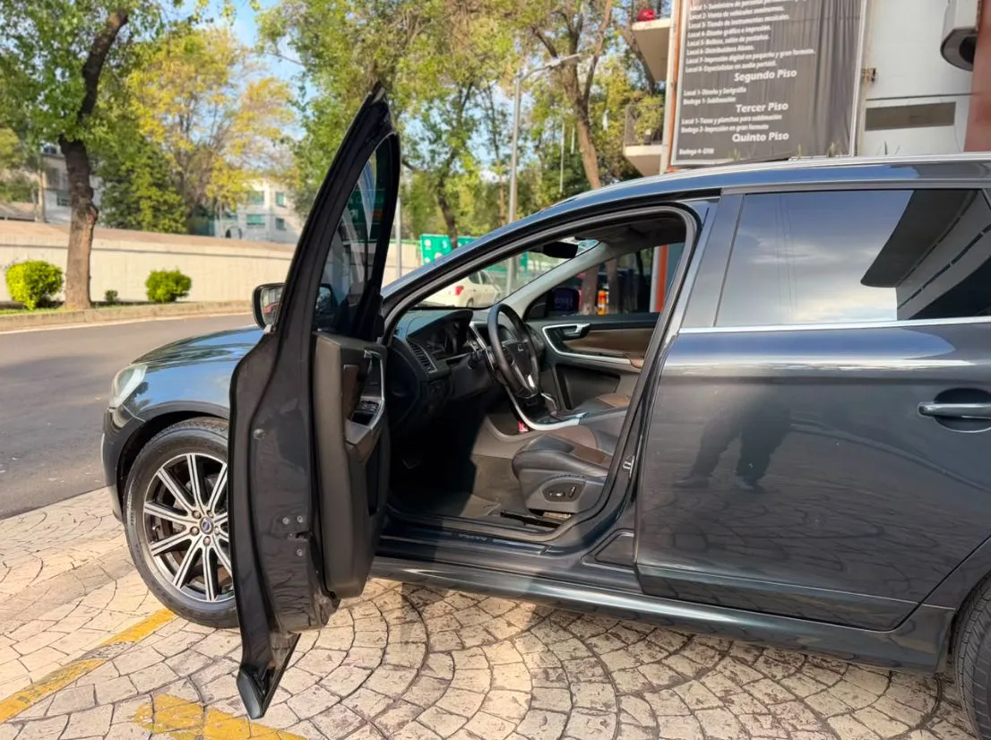 VOLVO XC60 2015 TURBO 4 CIL