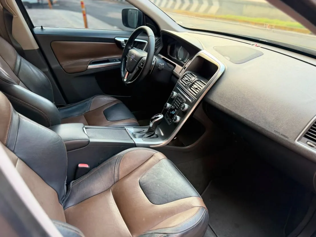 VOLVO XC60 2015 TURBO 4 CIL