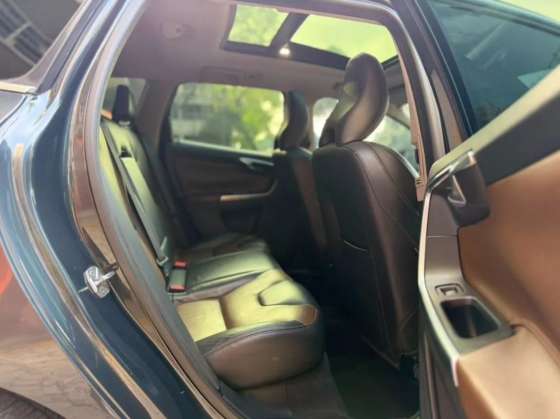 VOLVO XC60 2015 TURBO 4 CIL