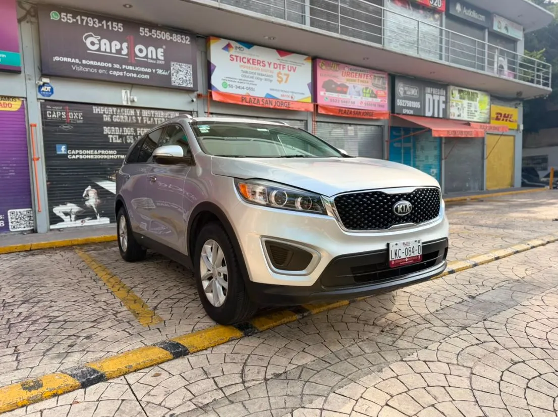 KIA SORENTO LX 2018 3 FILAS DE ASIENTOS