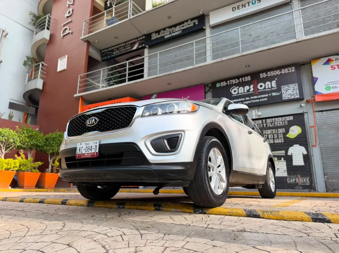 KIA SORENTO LX 2018 3 FILAS DE ASIENTOS