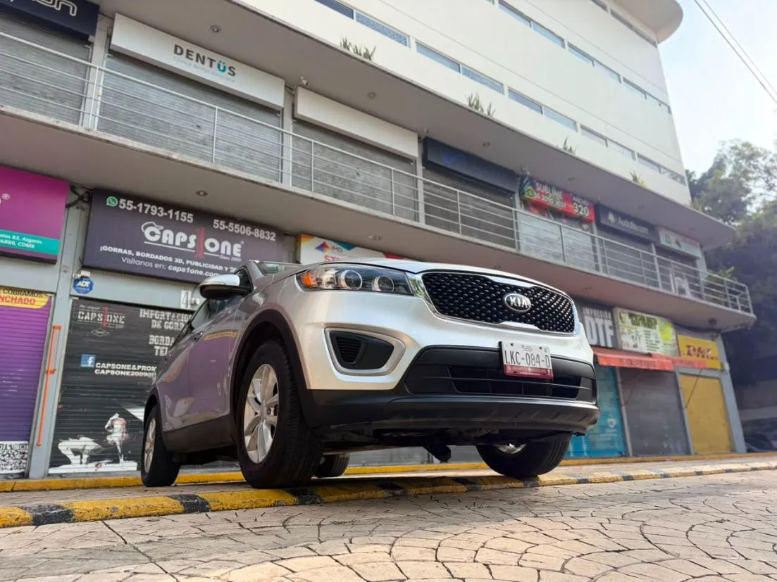 KIA SORENTO LX 2018 3 FILAS DE ASIENTOS