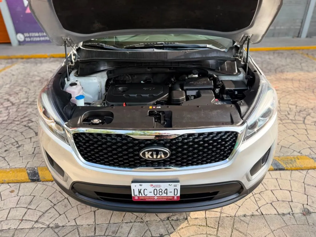 KIA SORENTO LX 2018 3 FILAS DE ASIENTOS