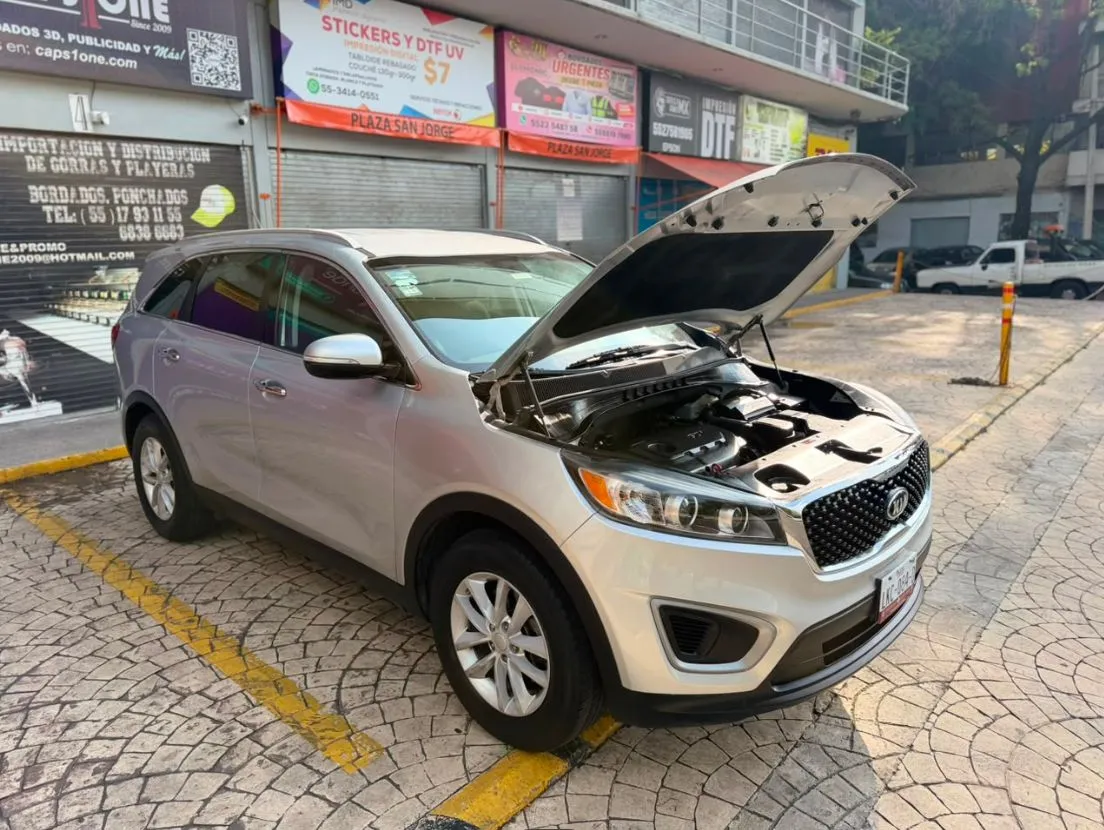 KIA SORENTO LX 2018 3 FILAS DE ASIENTOS