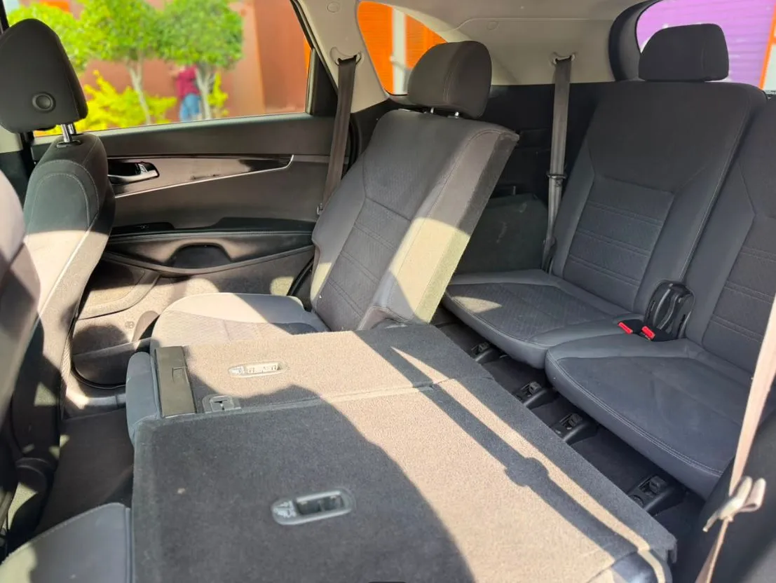 KIA SORENTO LX 2018 3 FILAS DE ASIENTOS