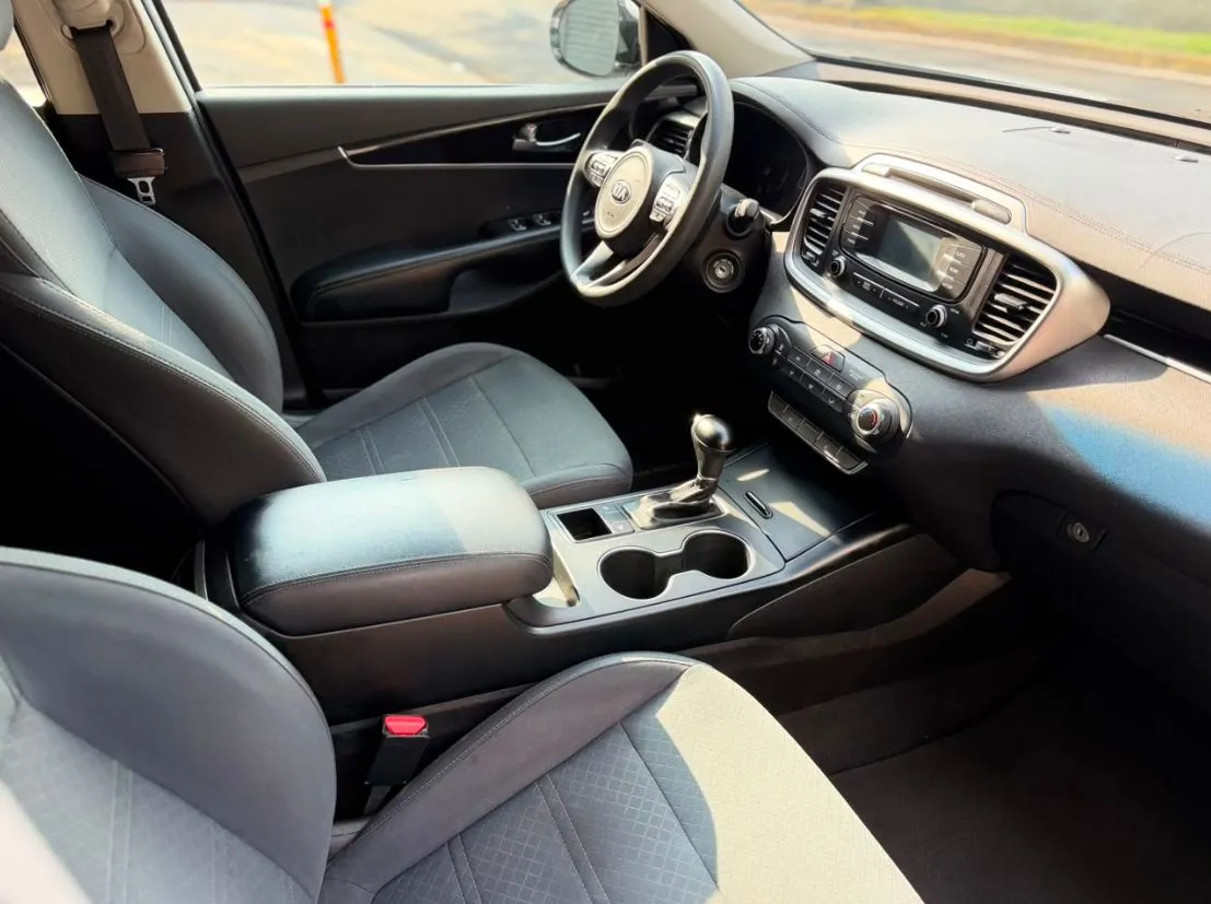 KIA SORENTO LX 2018 3 FILAS DE ASIENTOS