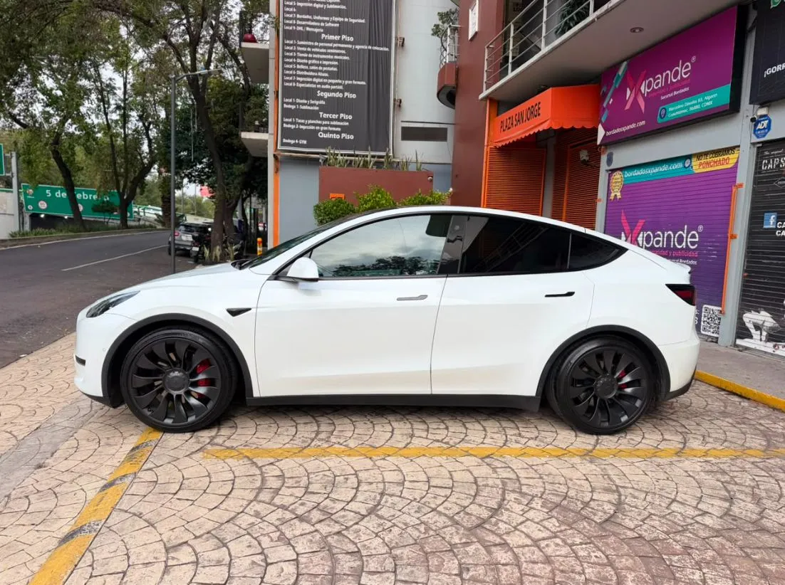 TESLA MODEL Y PERFORMANCE 2022