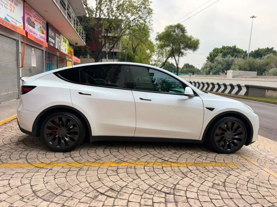 TESLA MODEL Y PERFORMANCE 2022