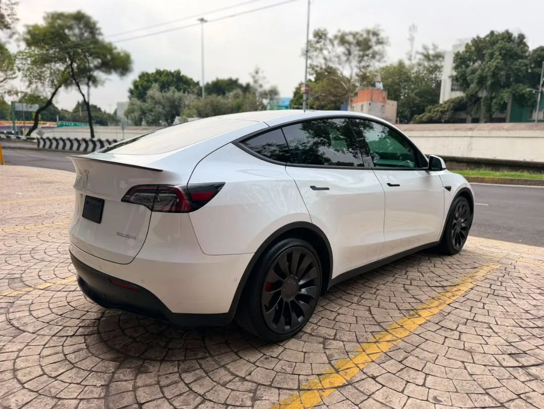 TESLA MODEL Y PERFORMANCE 2022