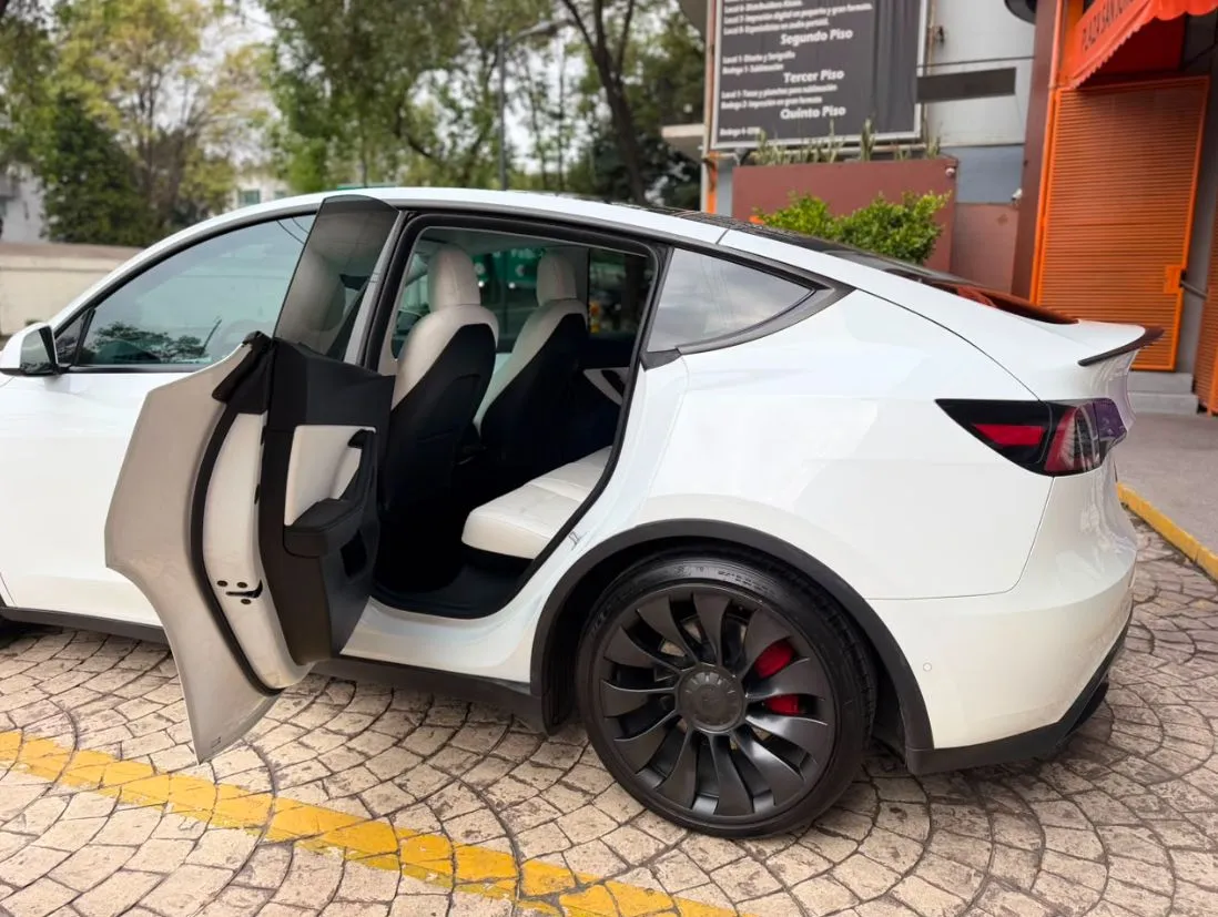 TESLA MODEL Y PERFORMANCE 2022
